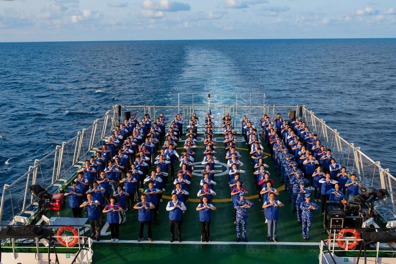 MV “Nguyện” của Trương Trần Anh Duy: Thước phim tư liệu sống động về tình quân dân giữa trùng khơi