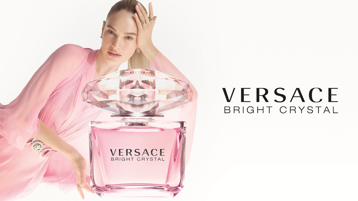 Versace Bright Crystal: Điệu phù hoa trong trẻo cho mùa hè rực rỡ