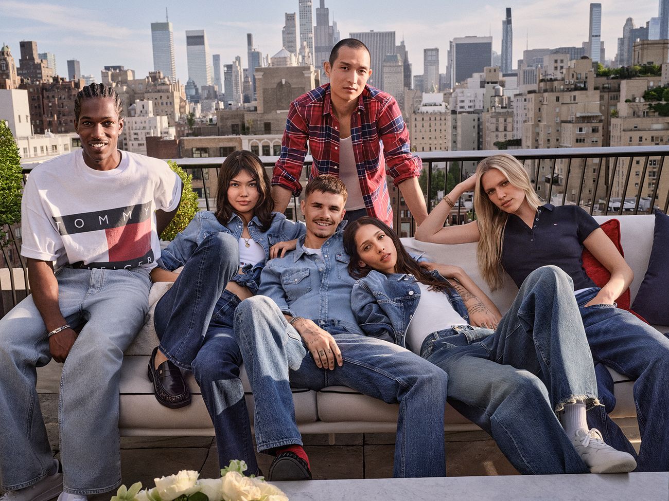 Tommy Hilfiger ra mắt chiến dịch Always Denim mùa Thu 2026 với sự góp mặt của Romeo Beckham