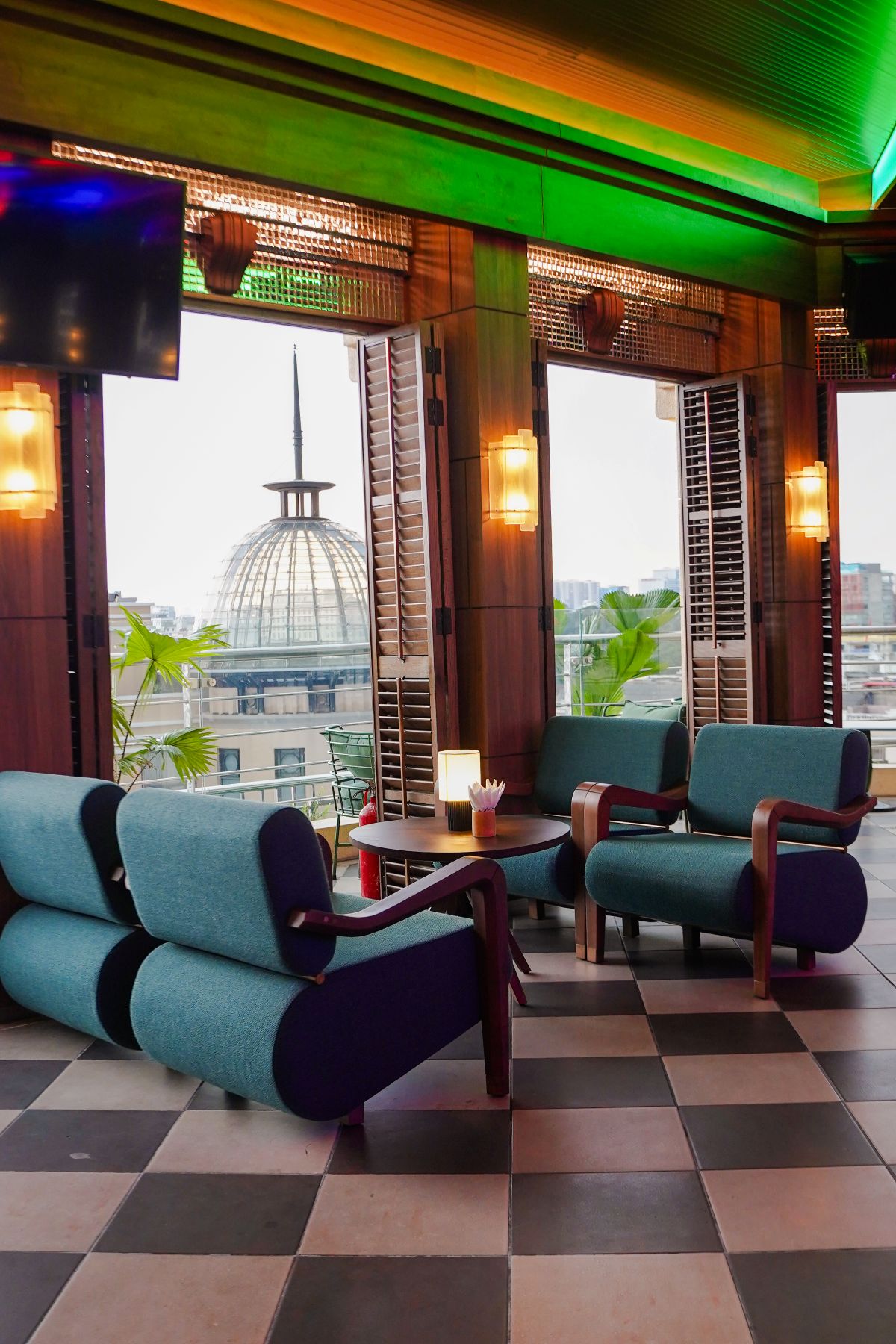 Saigon Saigon Rooftop Bar trở lại với diện mạo mới